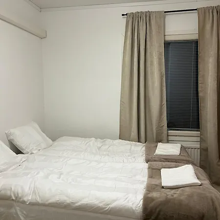 Gorgeous, Luxury Karpalo, Quiet Location! Lejlighed