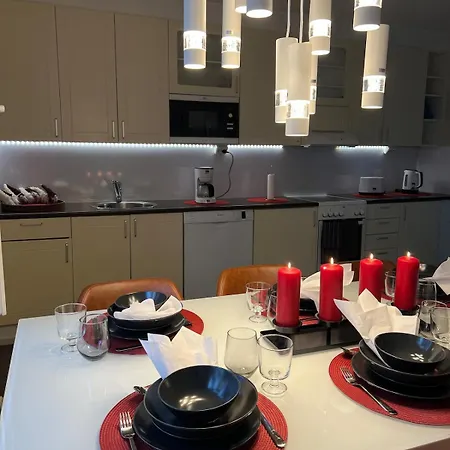 Gorgeous, Luxury Karpalo, Quiet Location! Lejlighed *