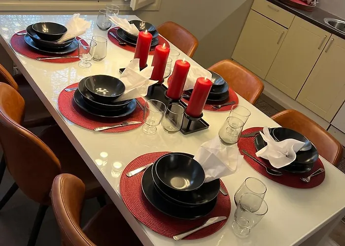 Gorgeous, Luxury Karpalo, Quiet Location! Apartament